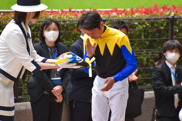 岩田望来騎手の年収