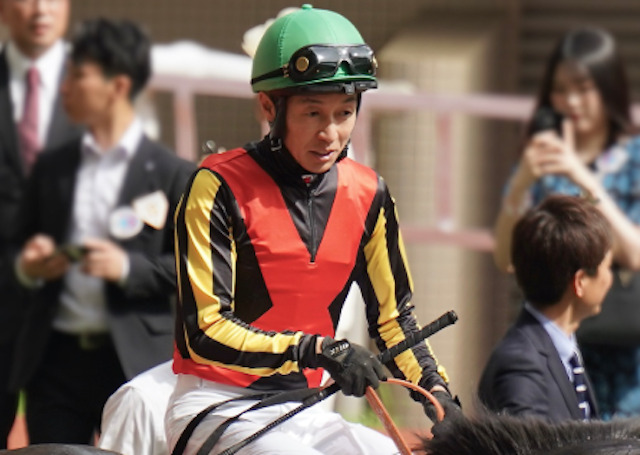 武豊騎手の勝負服の画像