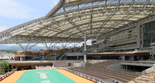 阪神競馬場の画像