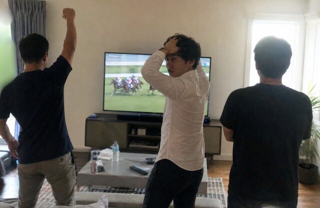 うまネタ.netのメンバーで競馬予想をしている様子